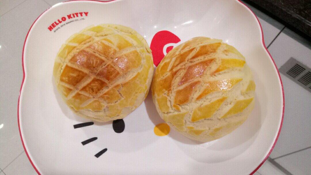 好吃到炸裂的港式菠萝包（附带制作酥皮的小视频）