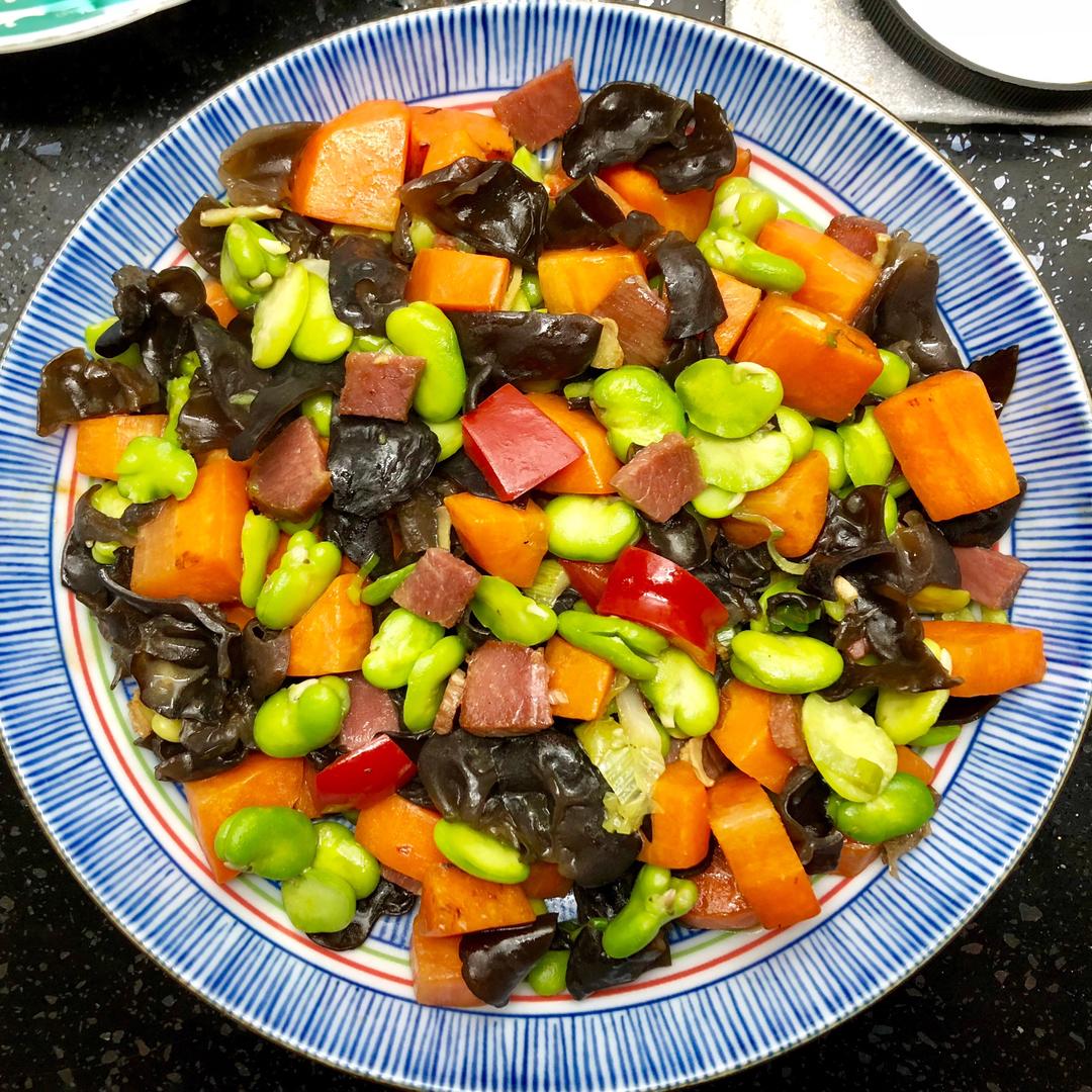 缤纷火腿炒蚕豆