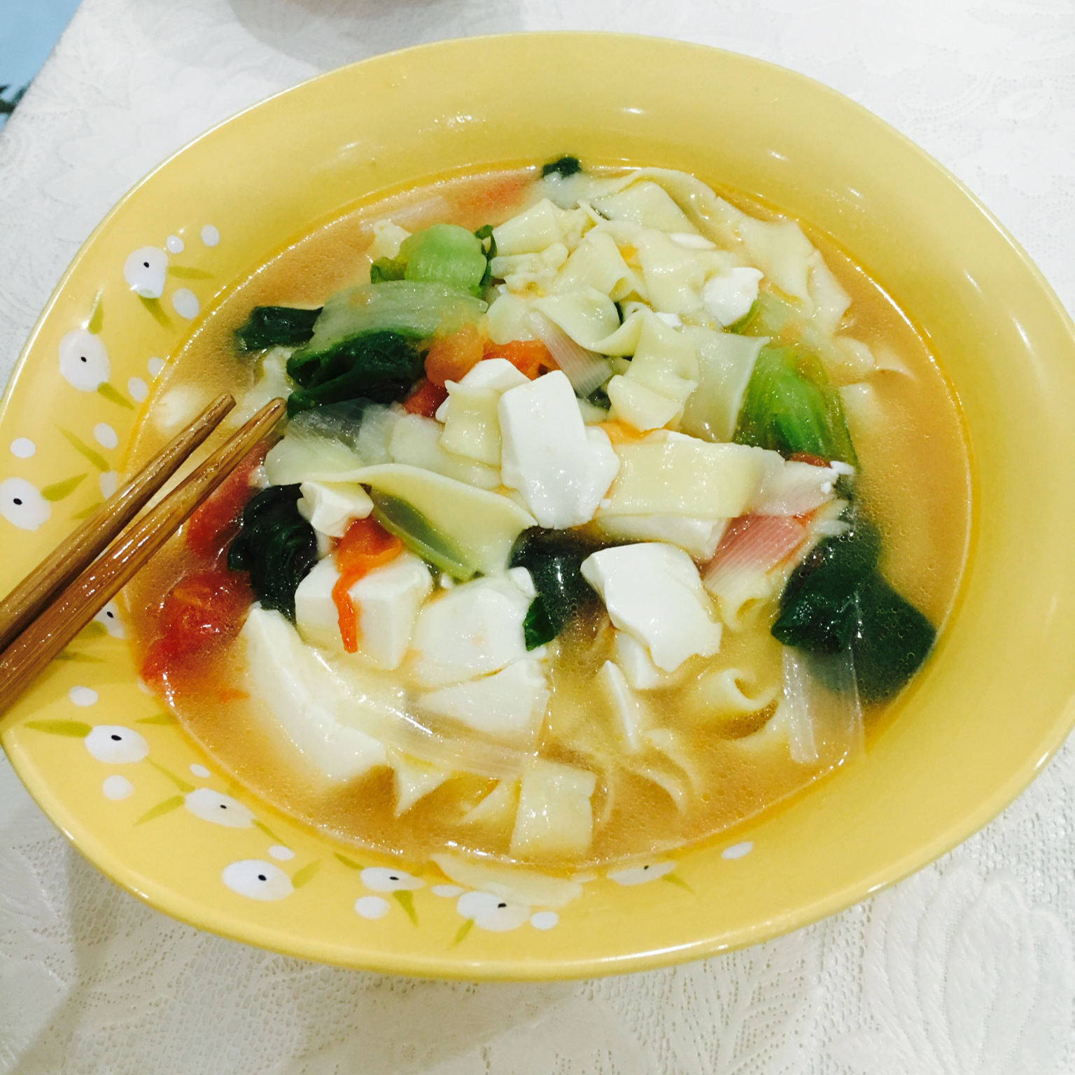 最家常的普通汤面——西红柿鸡蛋龙须面