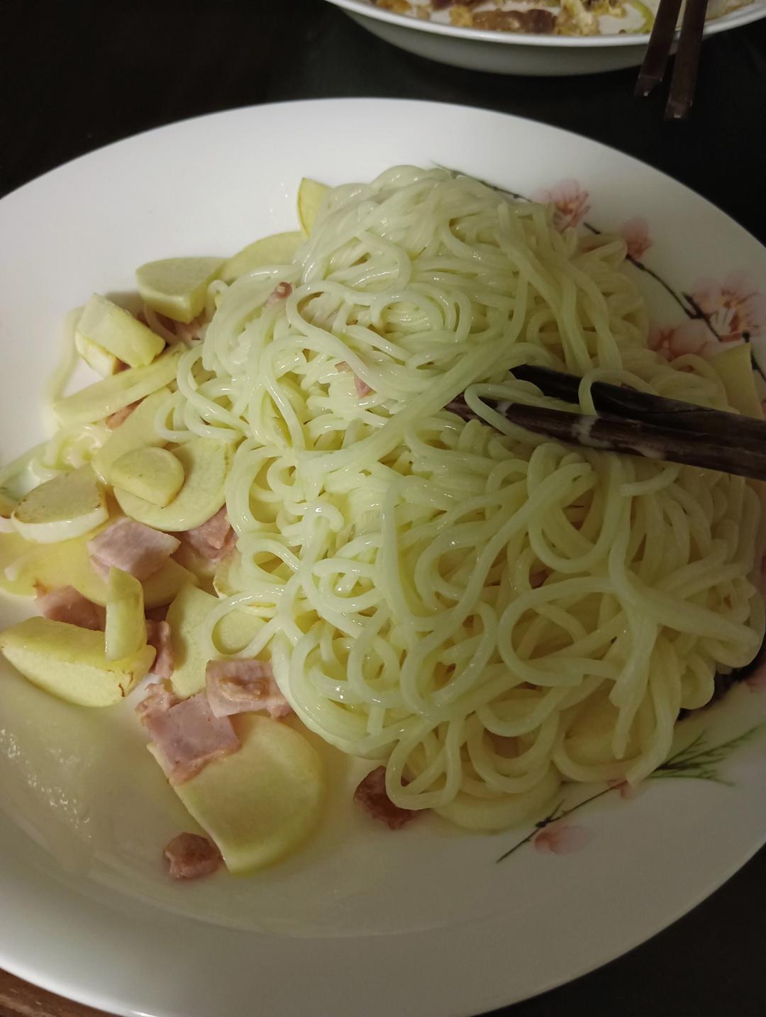 奶油蘑菇浓汤（在家也能喝的美味浓汤）