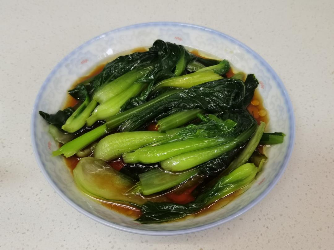 简单快手、厨房小白也可以做的:老乡鸡《葱油菜心》改良版