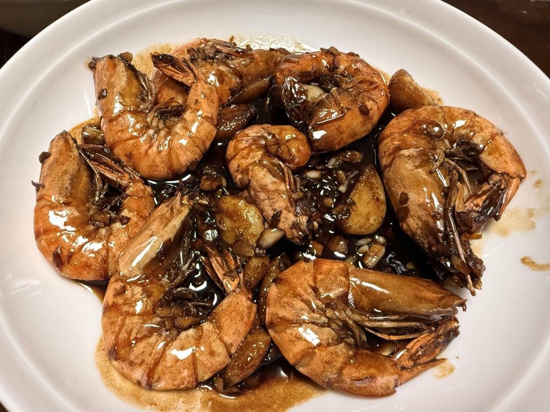 蒜香㸆黑虎虾的做法