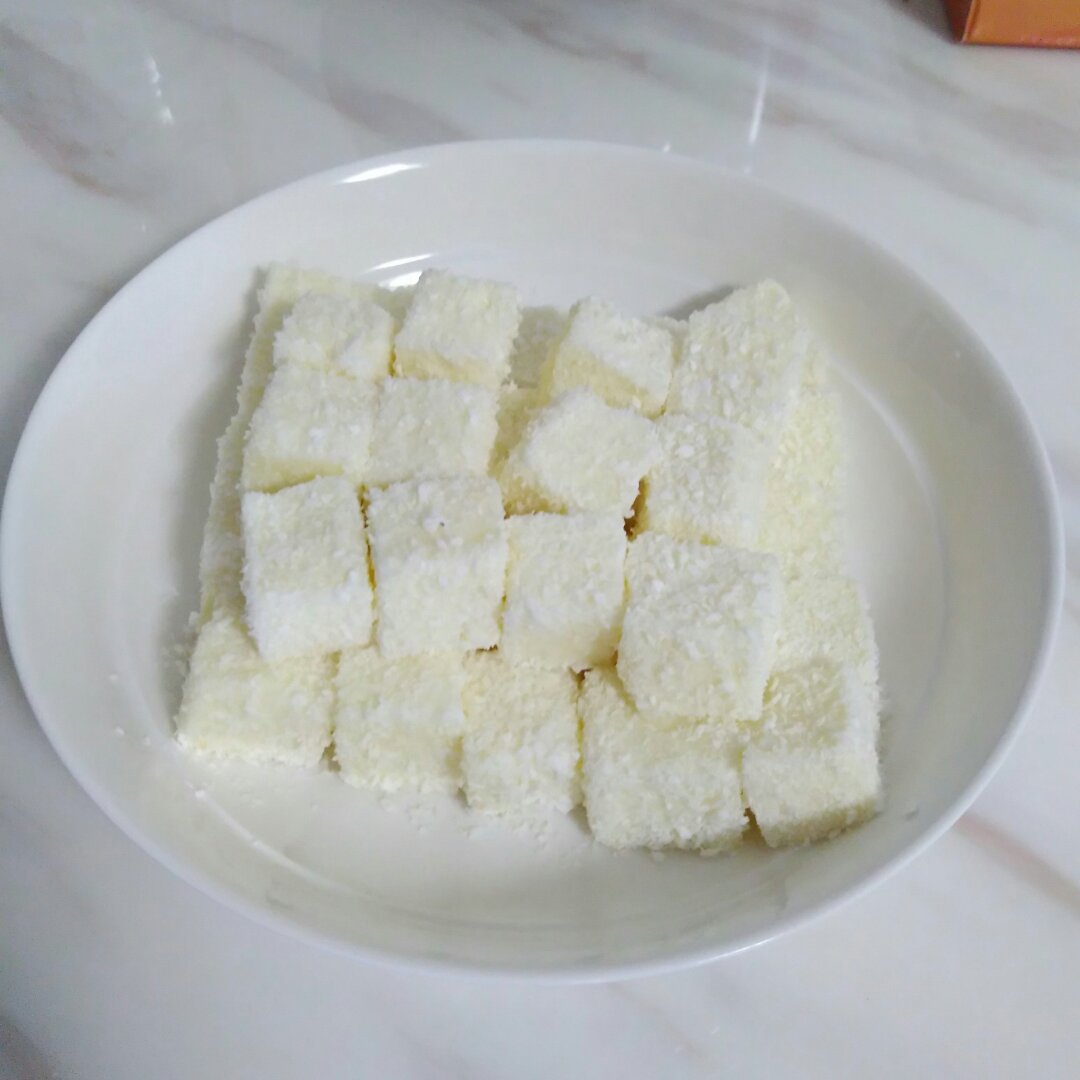 完胜85度C牛奶椰丝小方