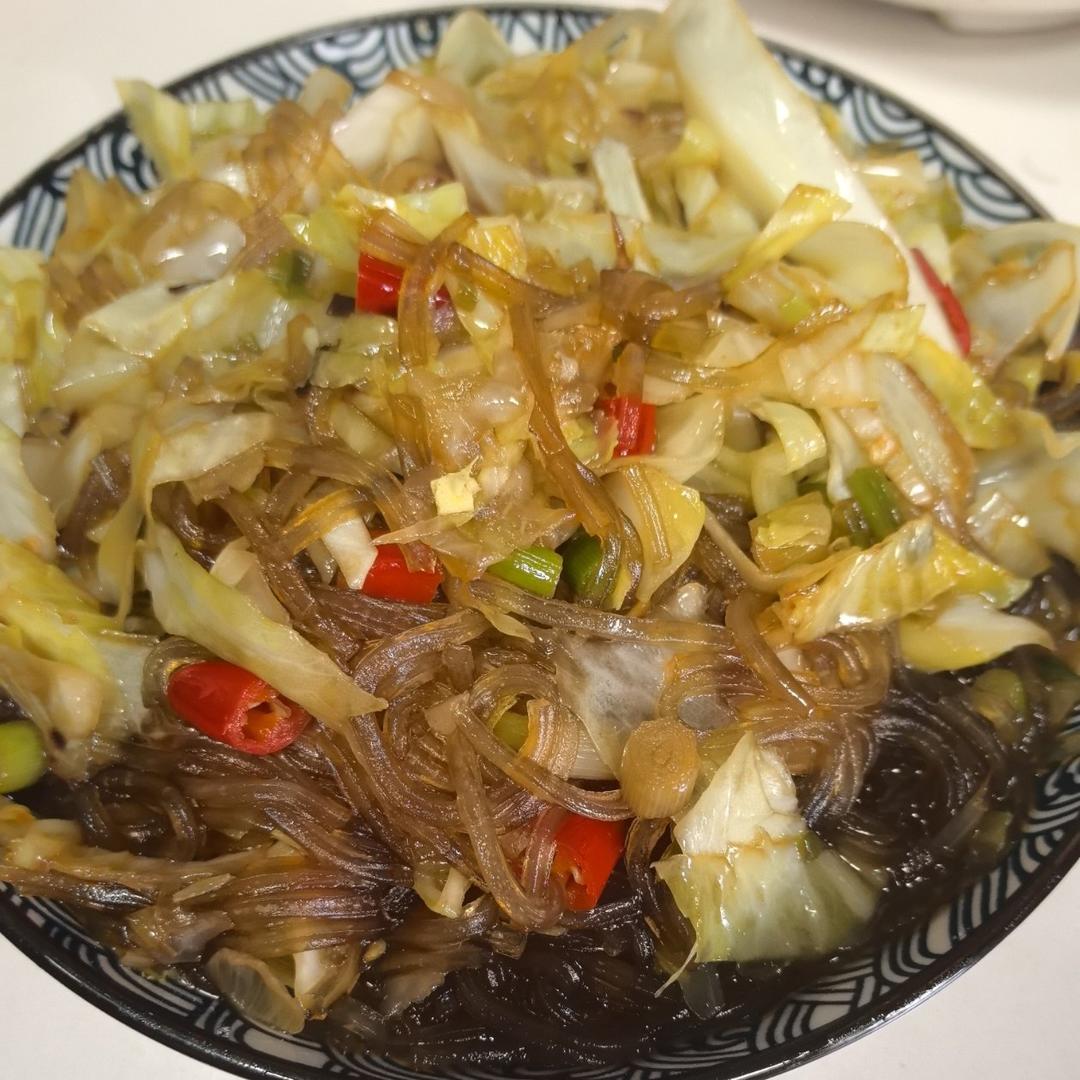 最近爱吃粉丝粉条～包菜炒粉丝