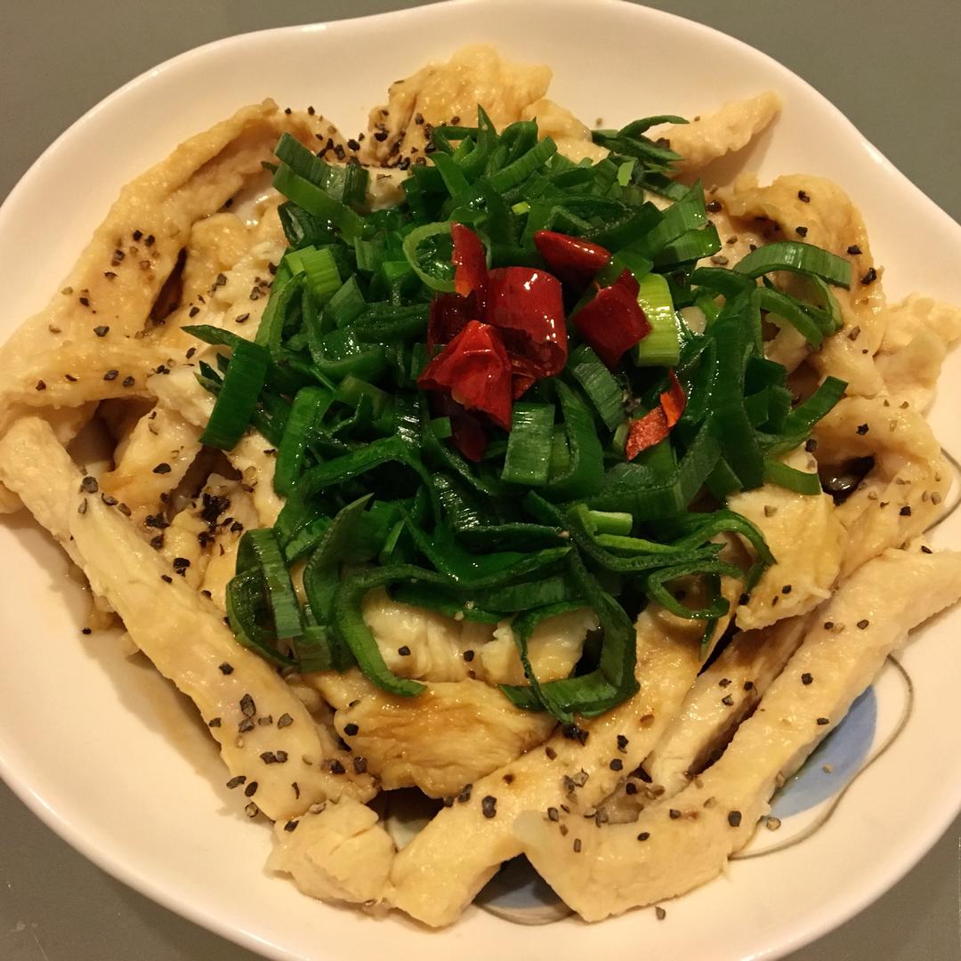 蒜苗油泼鸡