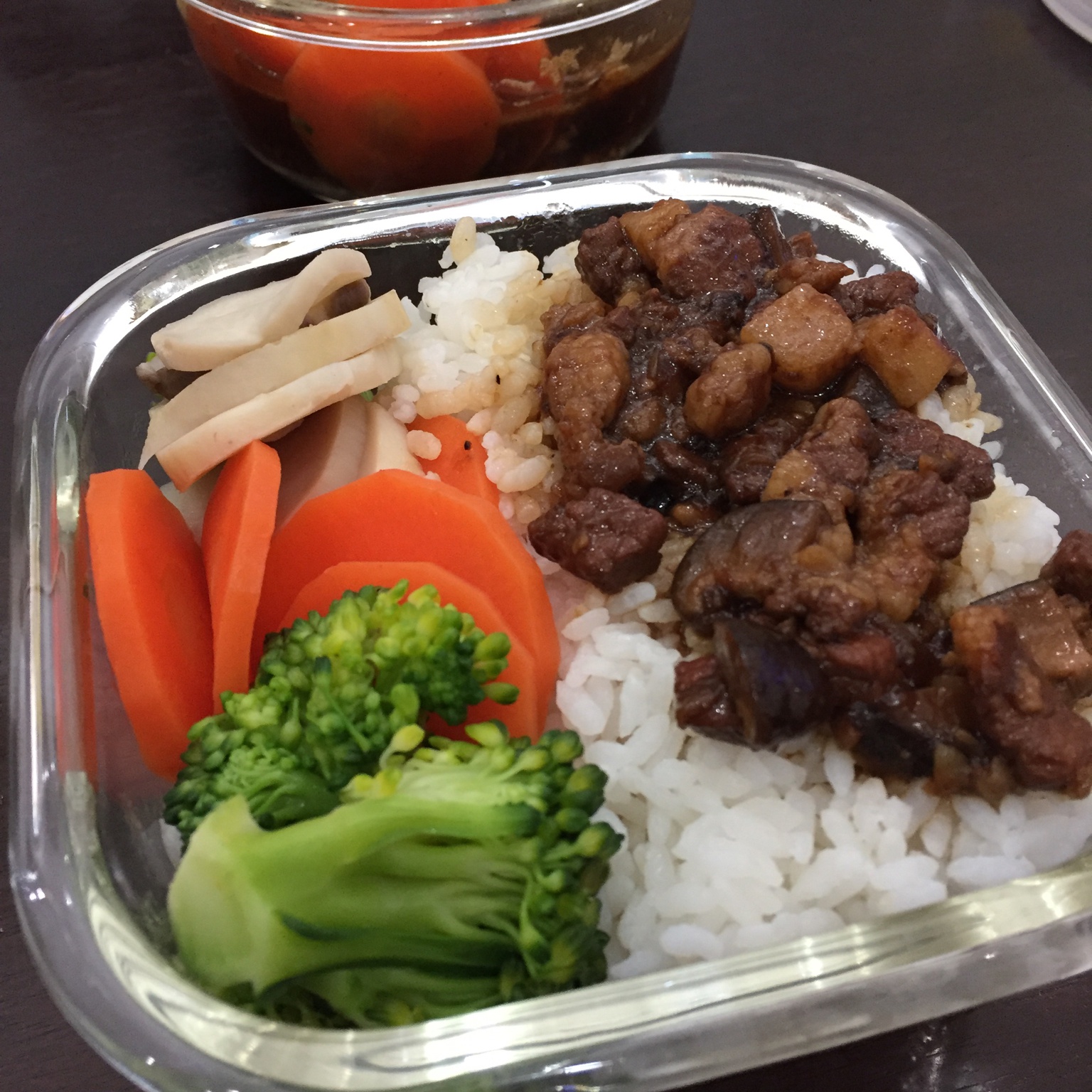 洋葱酥卤肉饭