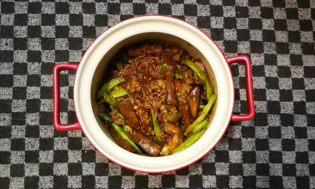 四季豆肉末粉丝茄子煲的做法