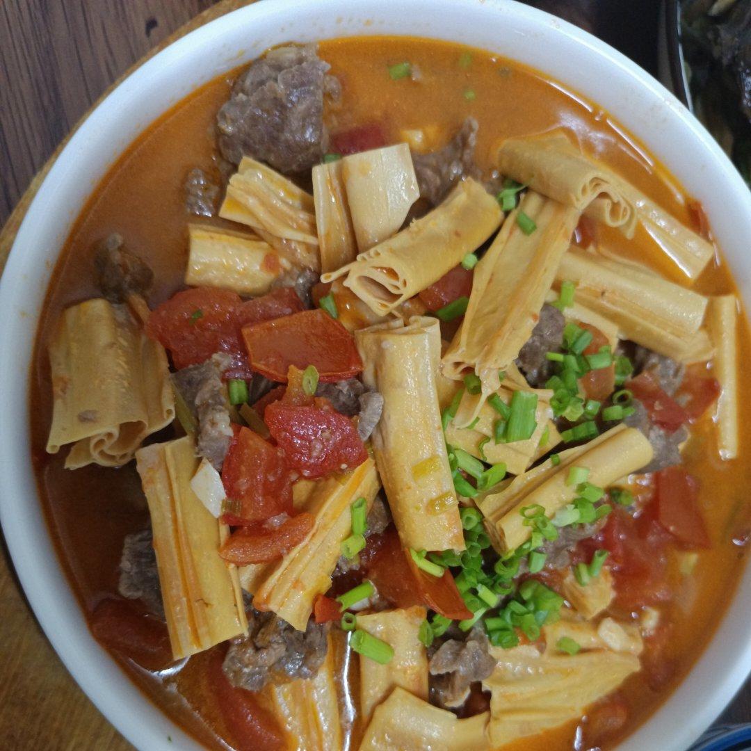番茄腐竹牛肉煲