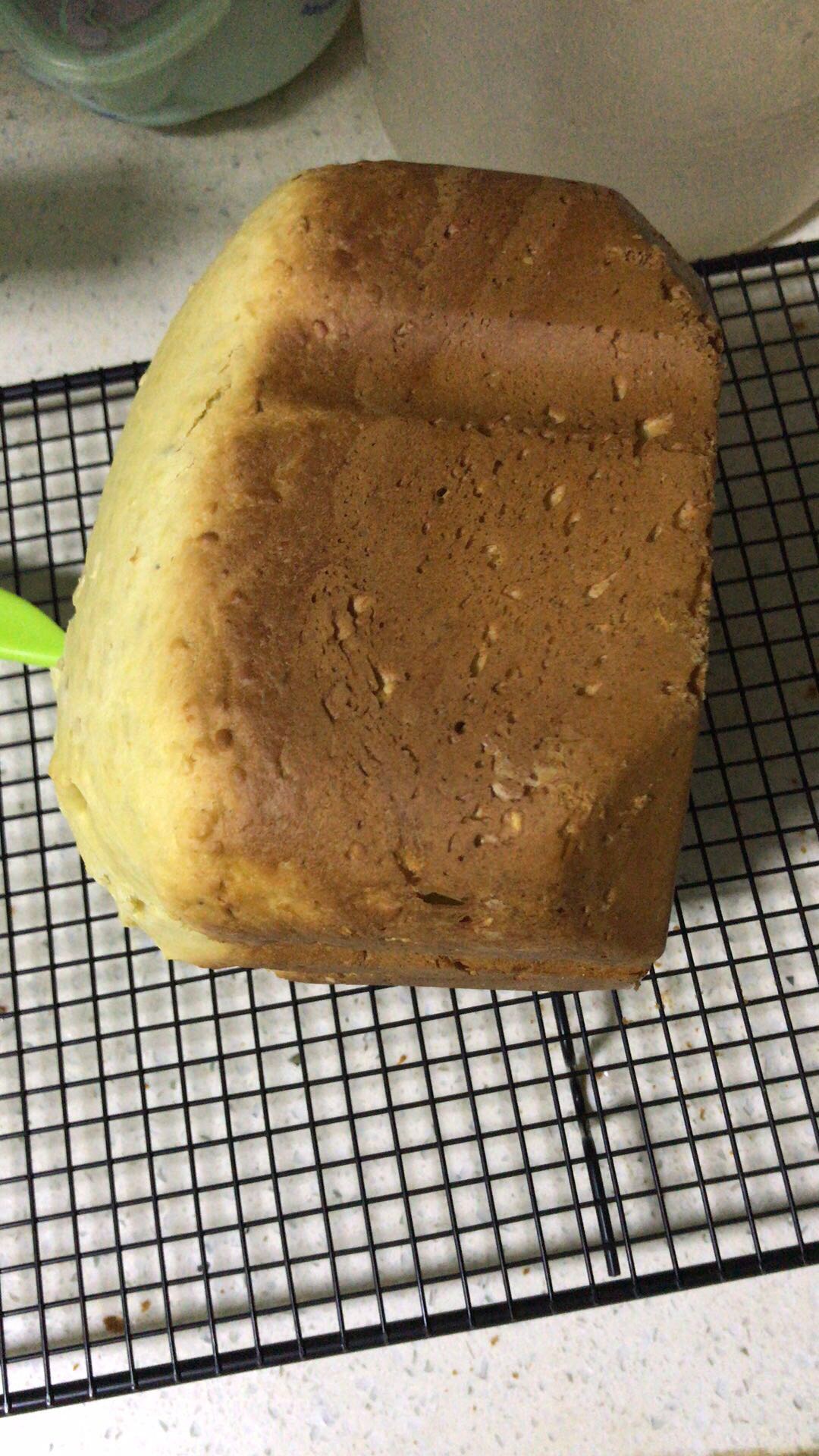 面包机全麦燕麦黑芝麻面包（无糖）
