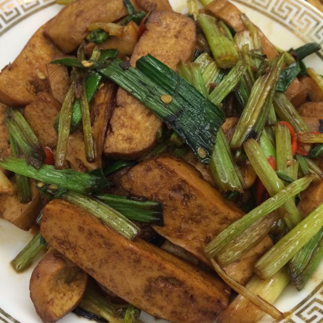 芹菜香干