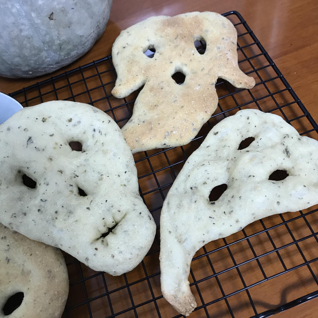 万圣节骷髅面包和幽灵面包