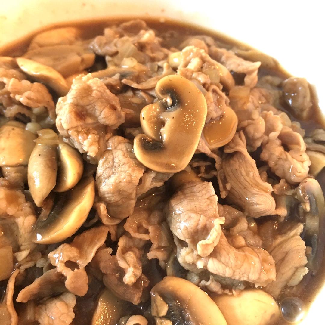 黑椒蘑菇肥牛饭