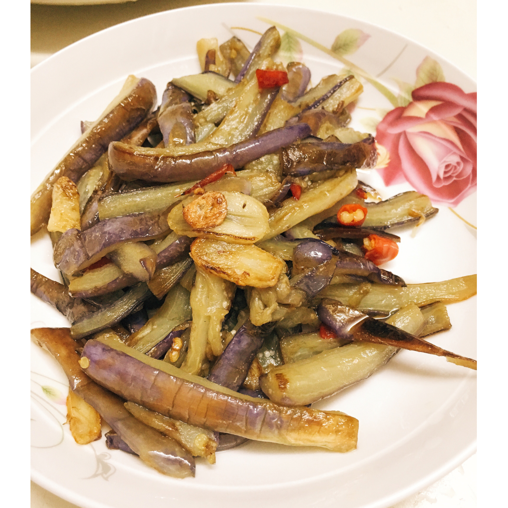 清爽少油又入味的家常炒茄子