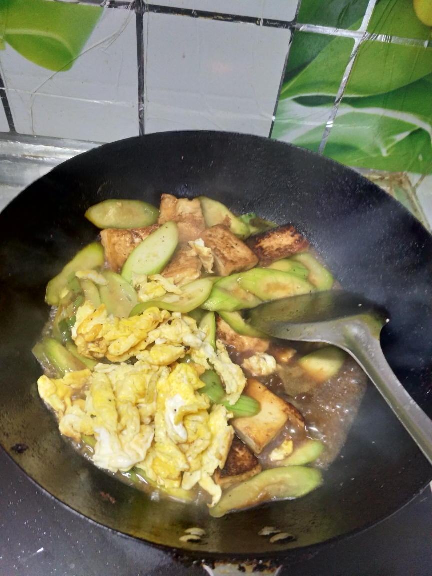 丝瓜豆腐炒鸡蛋的做法 步骤5