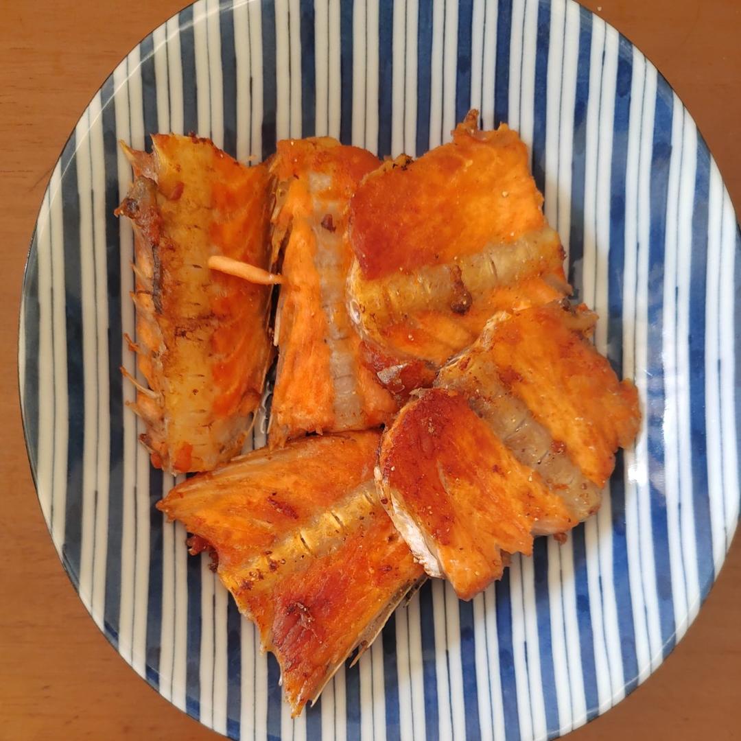 煎三文鱼骨
