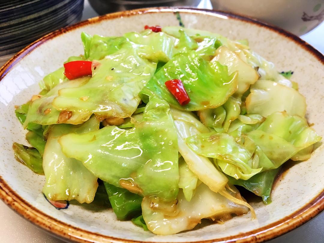 厨师长教你：“手撕包菜”的家常做法,简单又不失美味