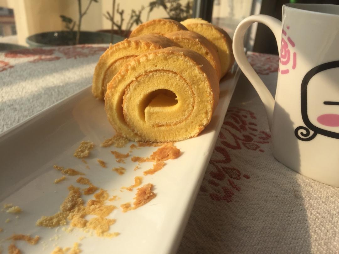 《Tinrry下午茶》教你做基础原味蛋糕卷