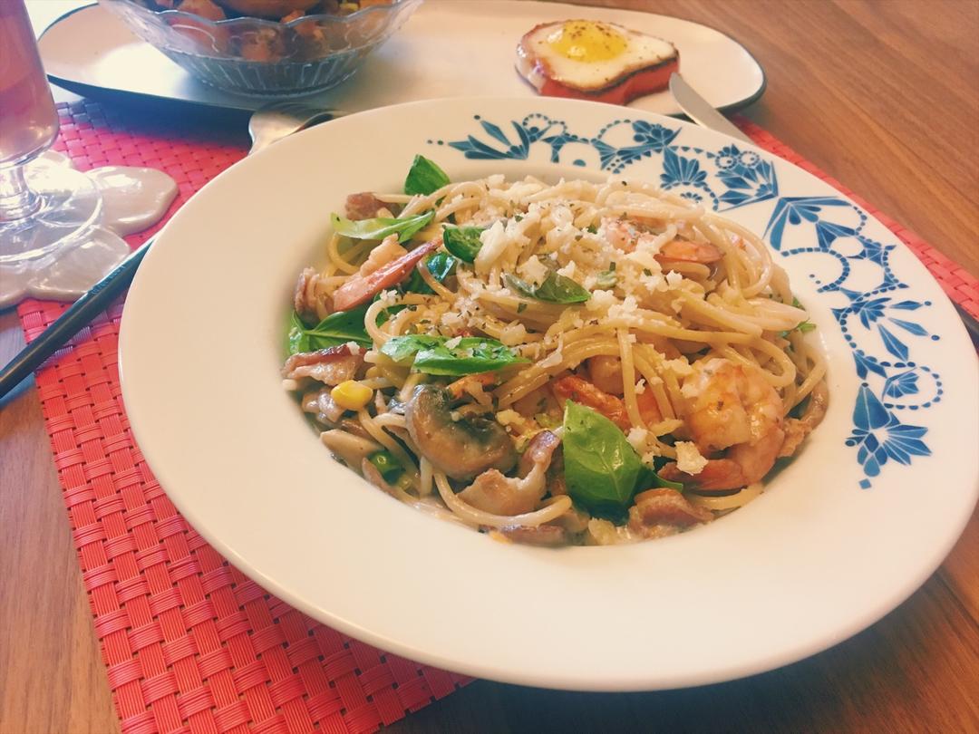 白蘑菇奶油培根意面