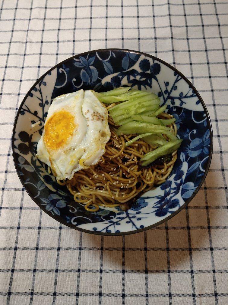 10分钟搞定的一碗葱油拌面
