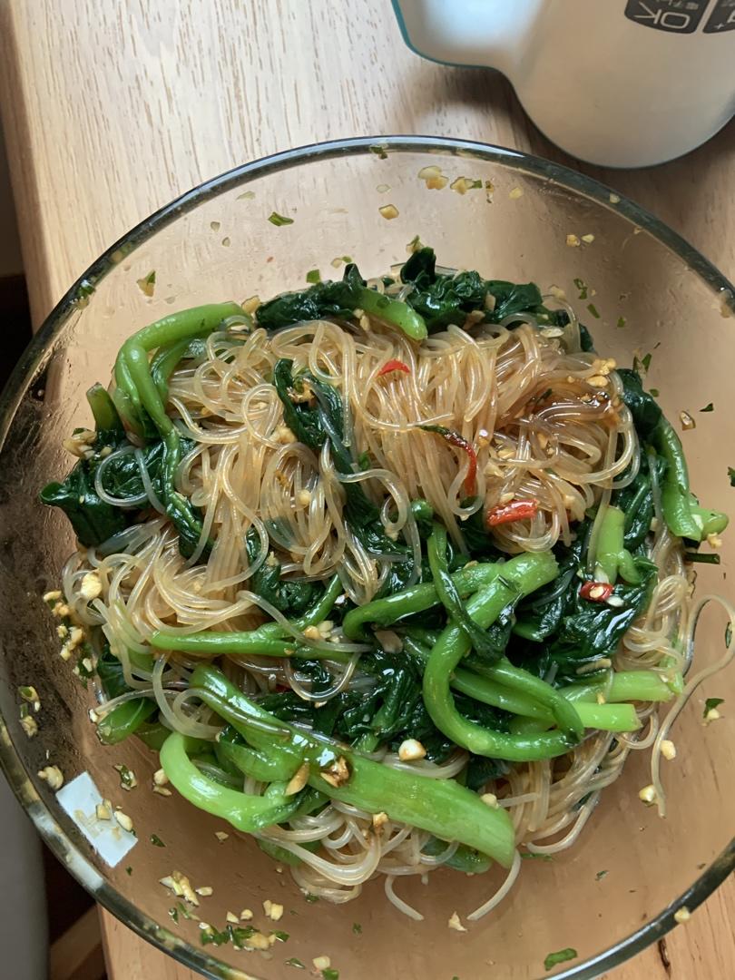 🌼神仙吃法㊙️菠菜凉拌粉丝，真的会一口上瘾。