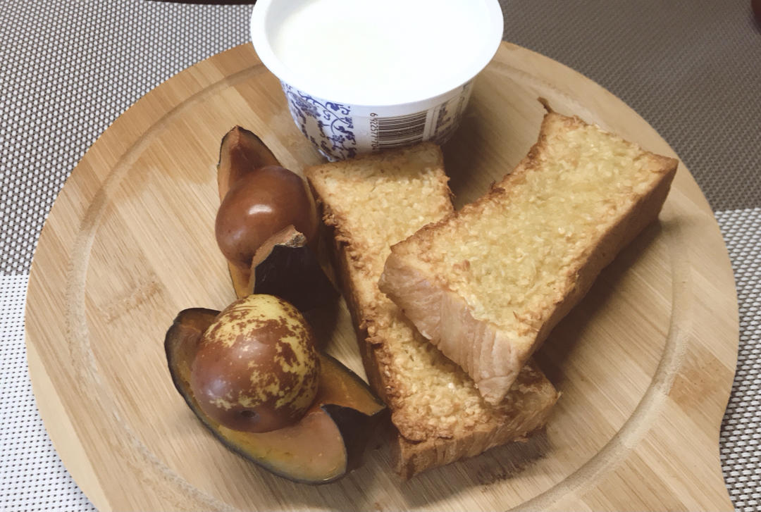 吃完还想啃手指的蒜香烤吐司面包