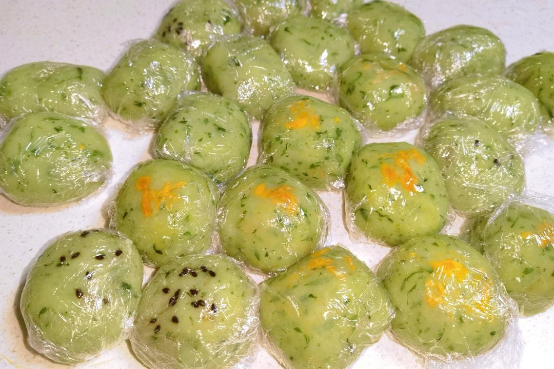 清明必吃的艾草青团