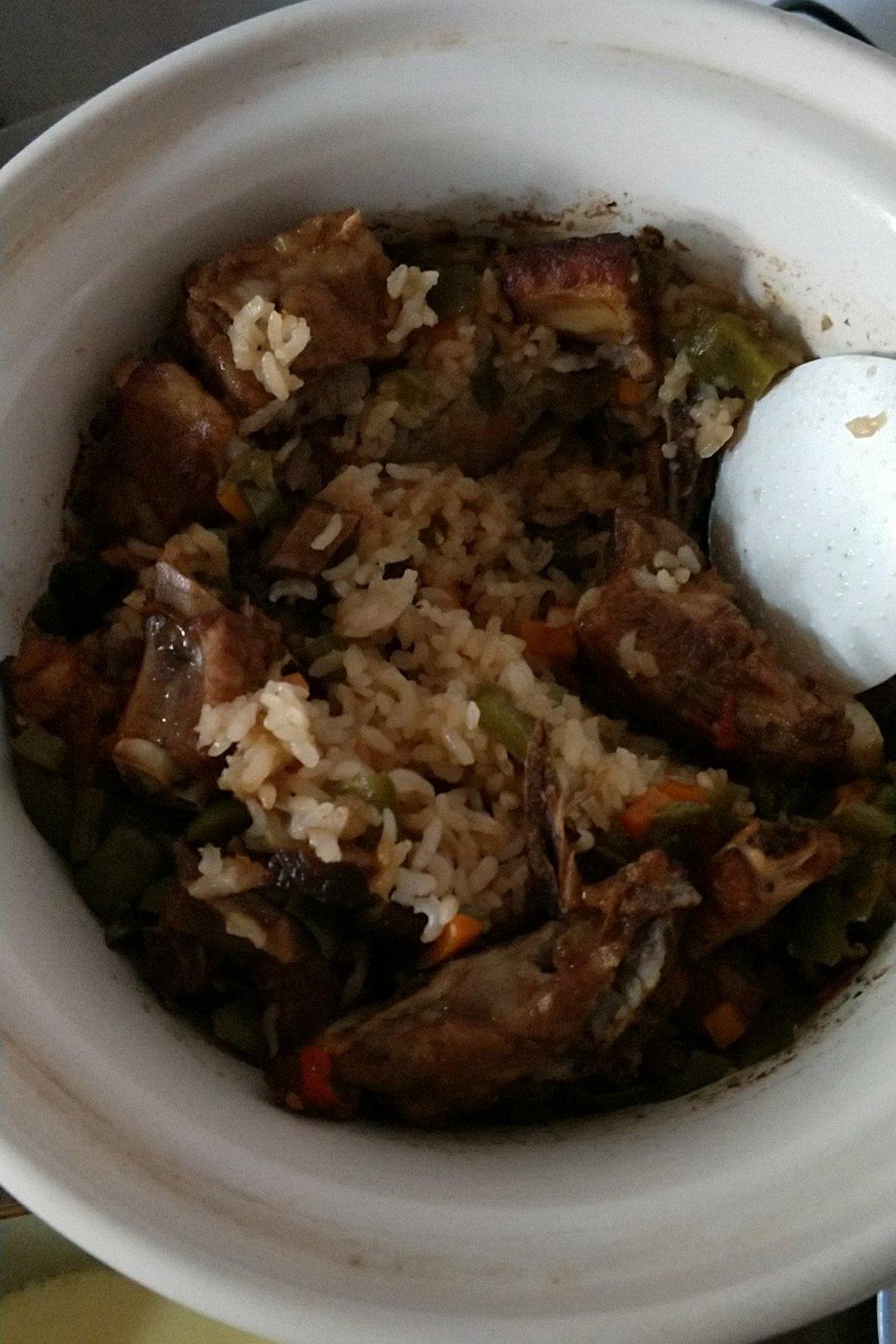 喷香排骨焖饭（爆好吃）