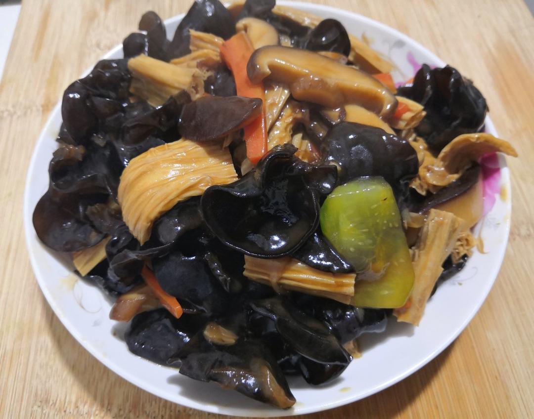 腐竹烧香菇