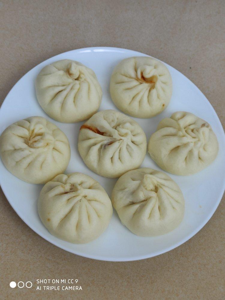 云朵般松软爆浆蜜汁叉烧包