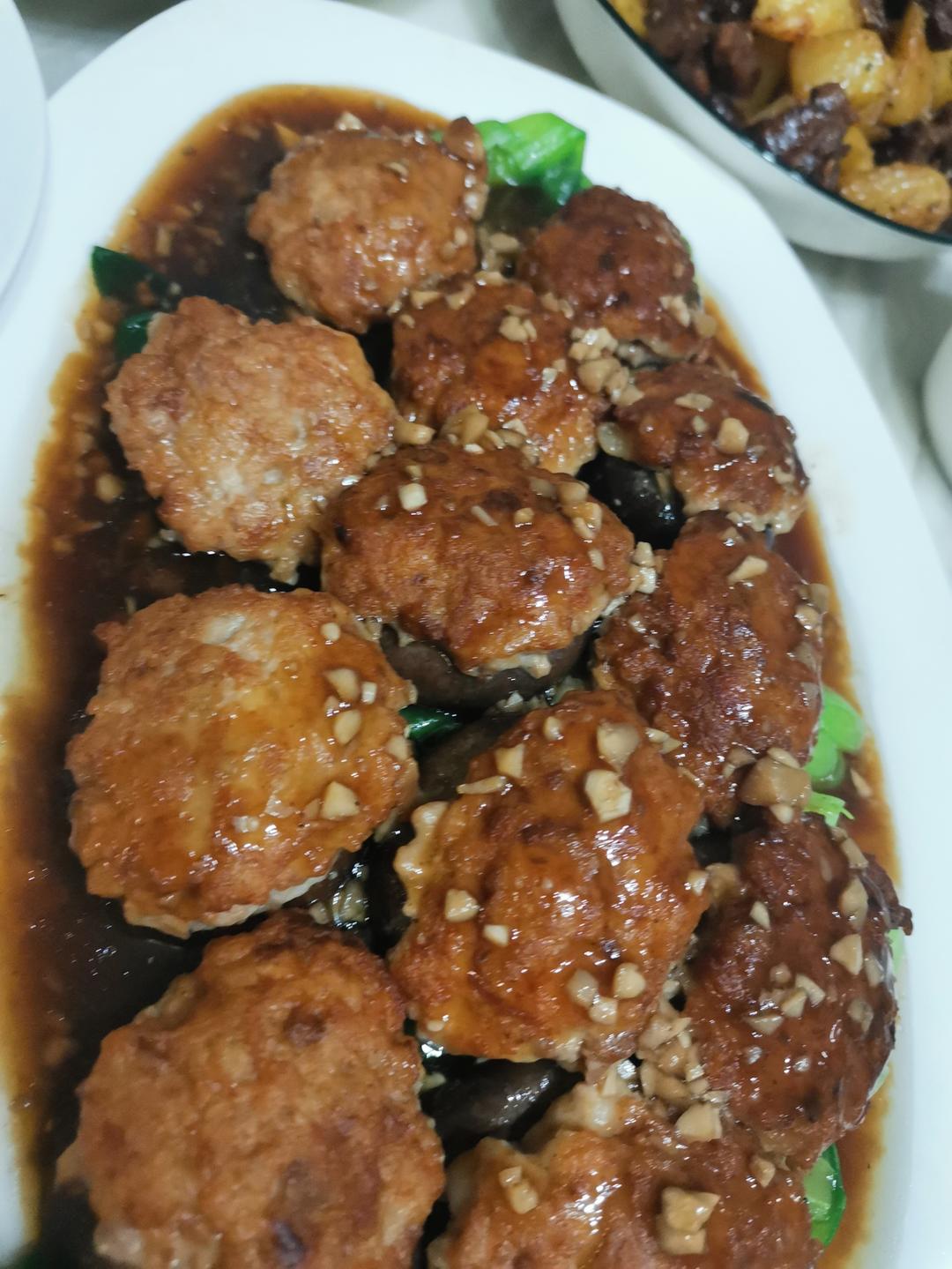 美味的肉酿香菇～～孩子爱吃的下饭菜