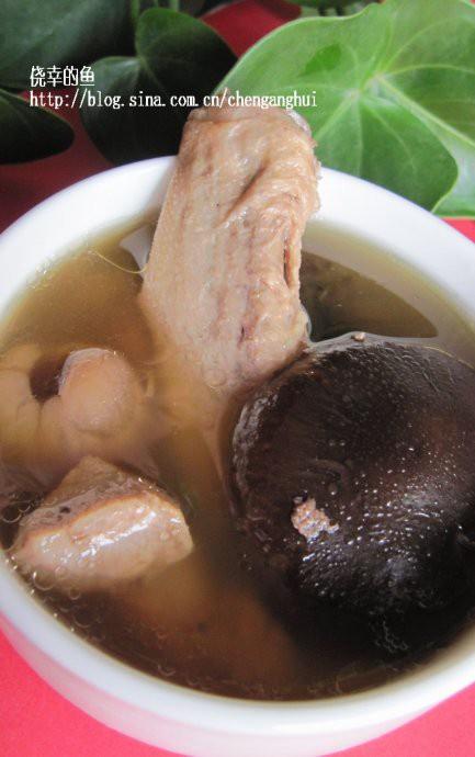 桂圆香菇鸭肉汤的做法