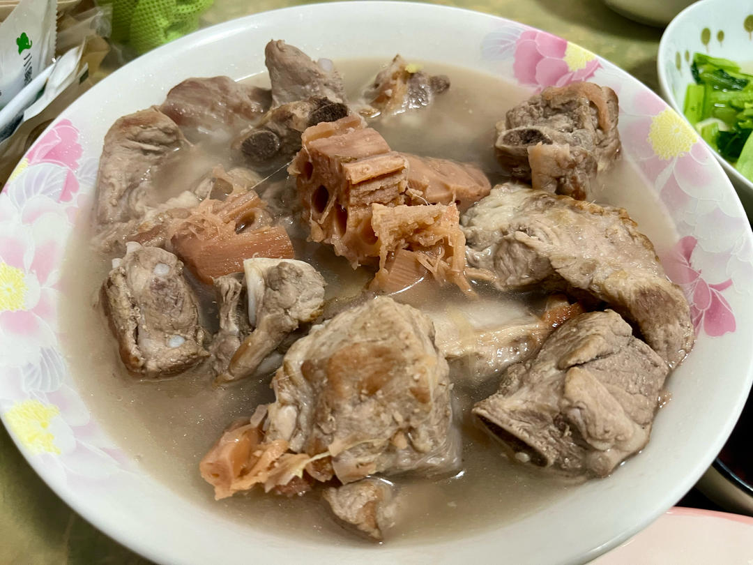 正宗湖北莲藕排骨汤