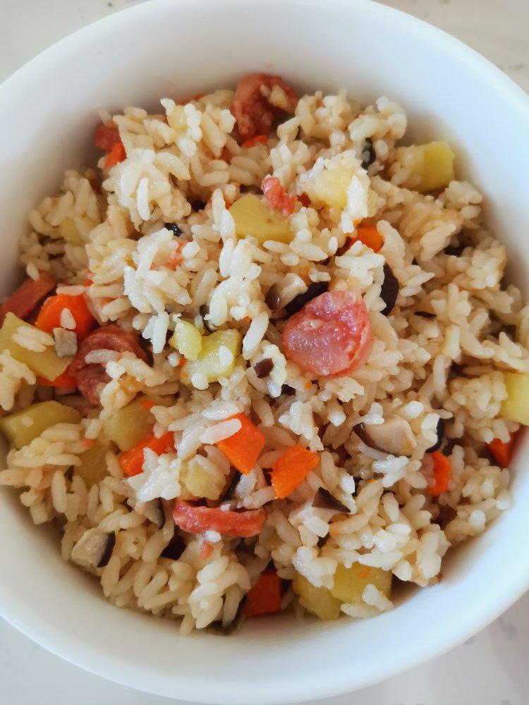 腊肠闷饭(电饭锅版)