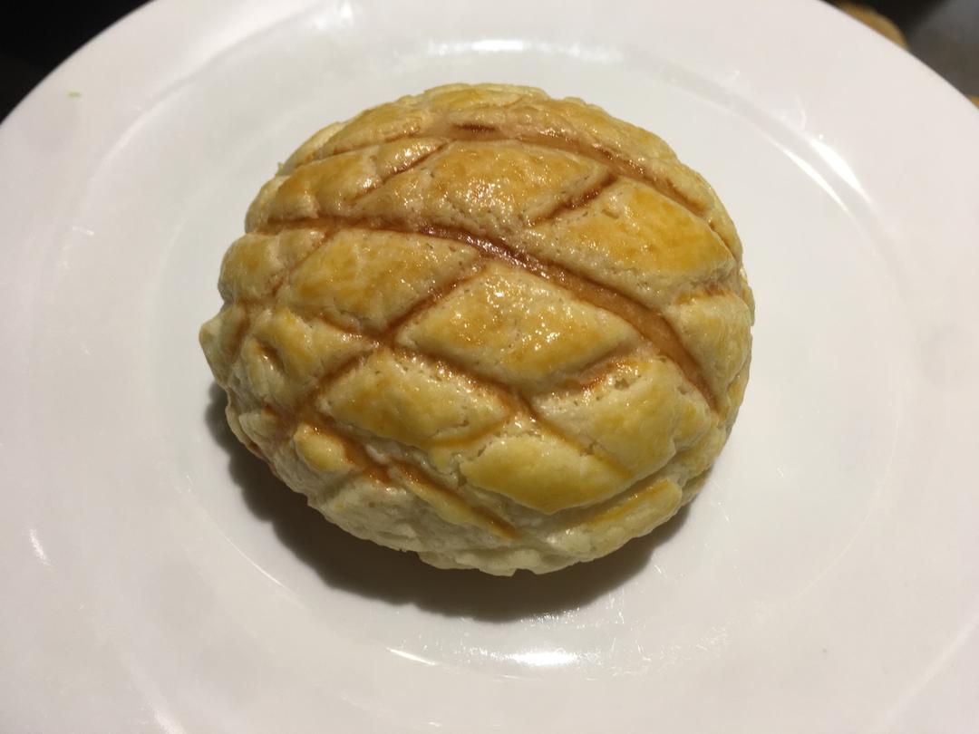 好吃到炸裂的港式菠萝包（附带制作酥皮的小视频）