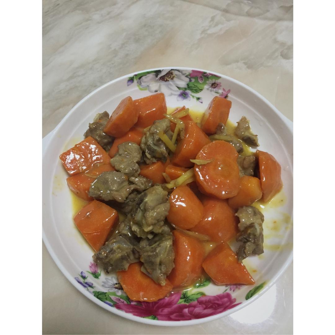 马铃薯胡萝卜焖排骨