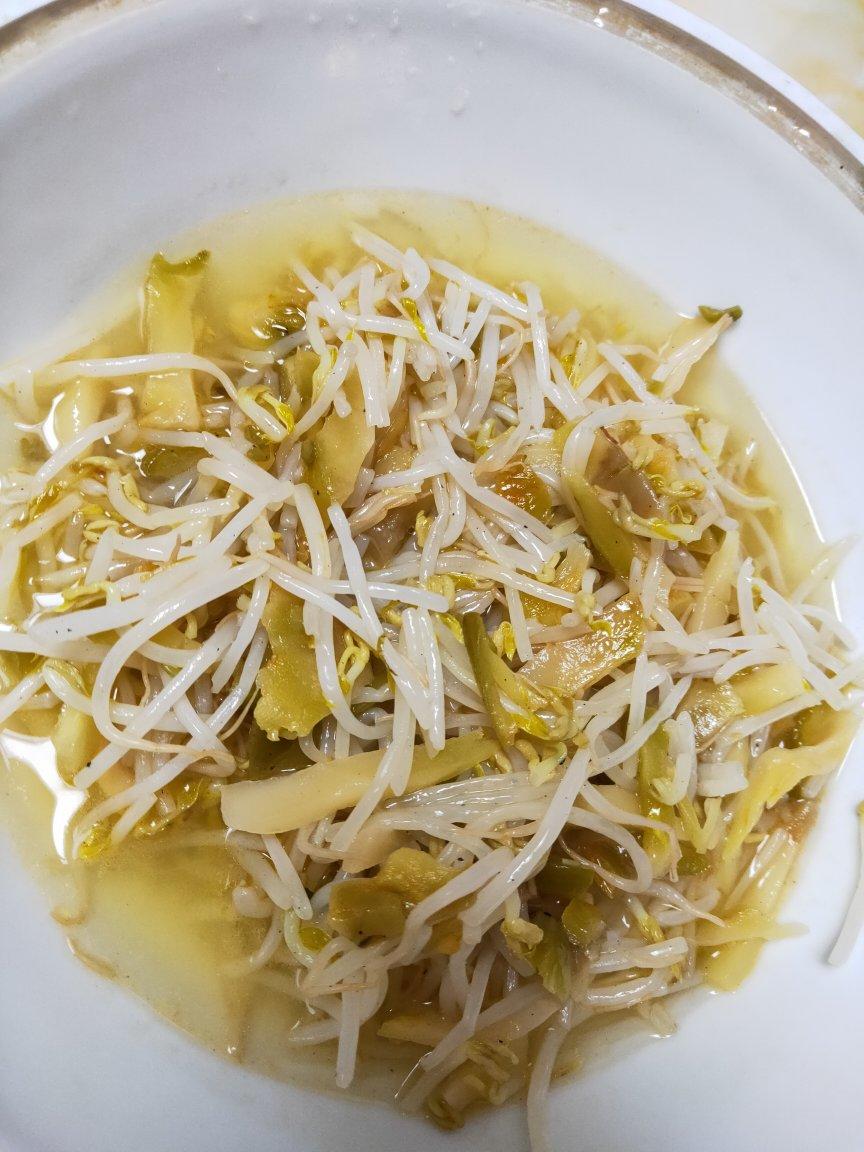 豆芽榨菜混炒