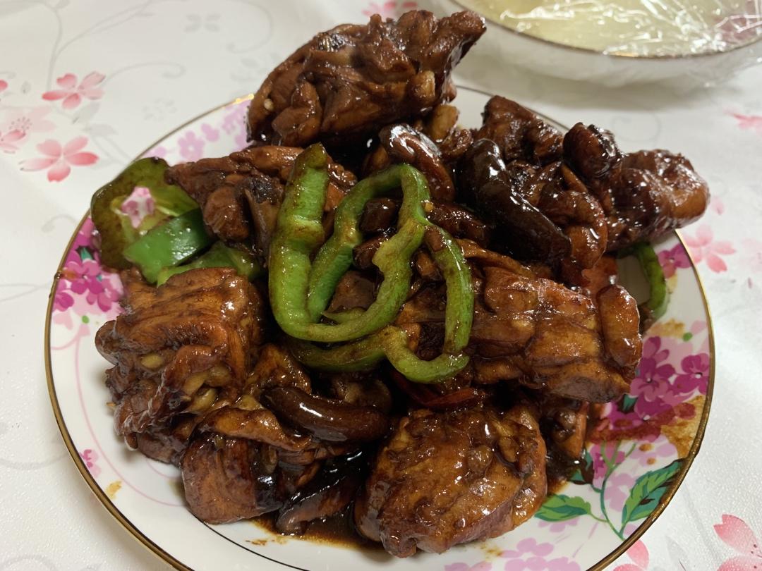 好吃到原地爆炸的黄焖鸡