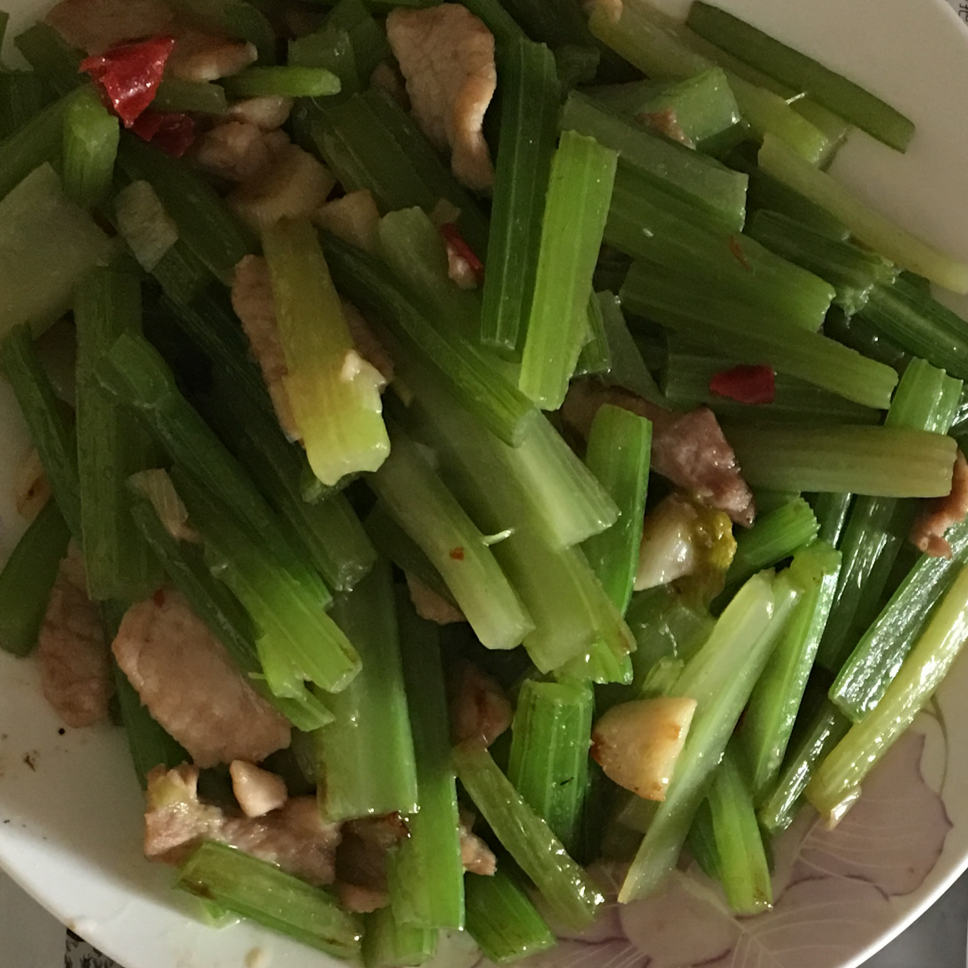 芹菜炒牛肉