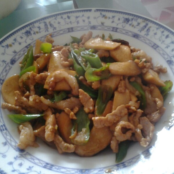 青椒杏鲍菇炒肉丝