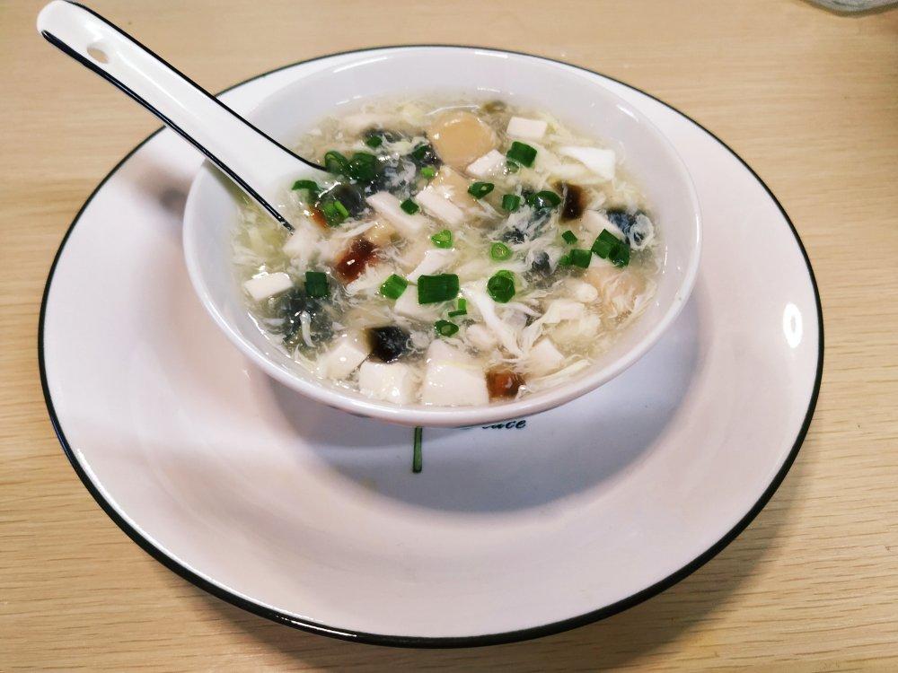 涮火锅的小粉丝做的皮蛋豆腐羹
