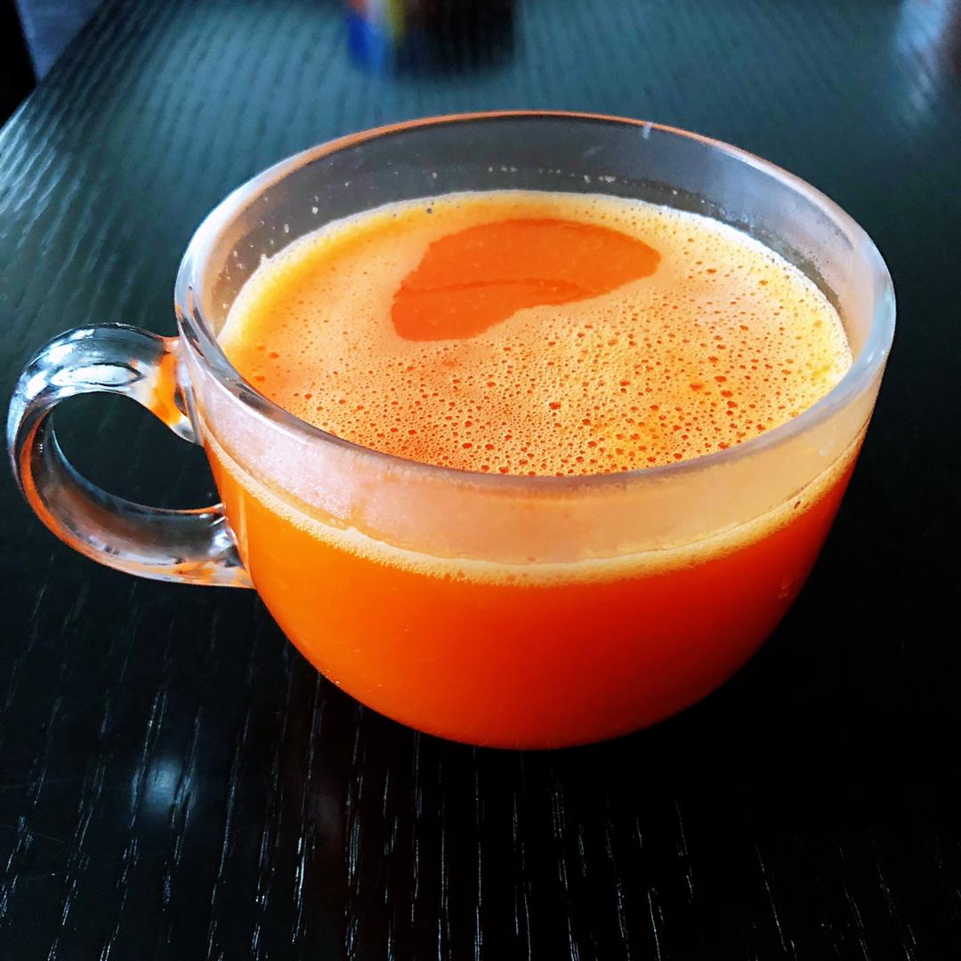 心悦_做的胡萝卜苹果汁(熟饮)