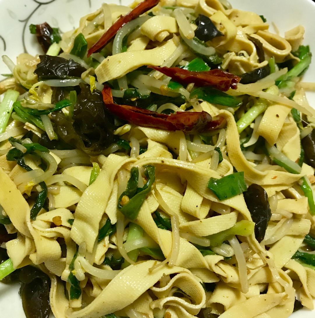 韭菜豆芽炒千张