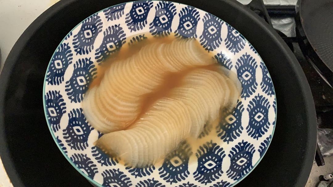 不能更简单美味的鸡汁蒸白萝卜