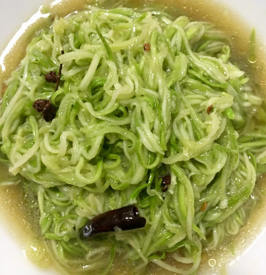 凉拌菜~炝拌西葫芦丝