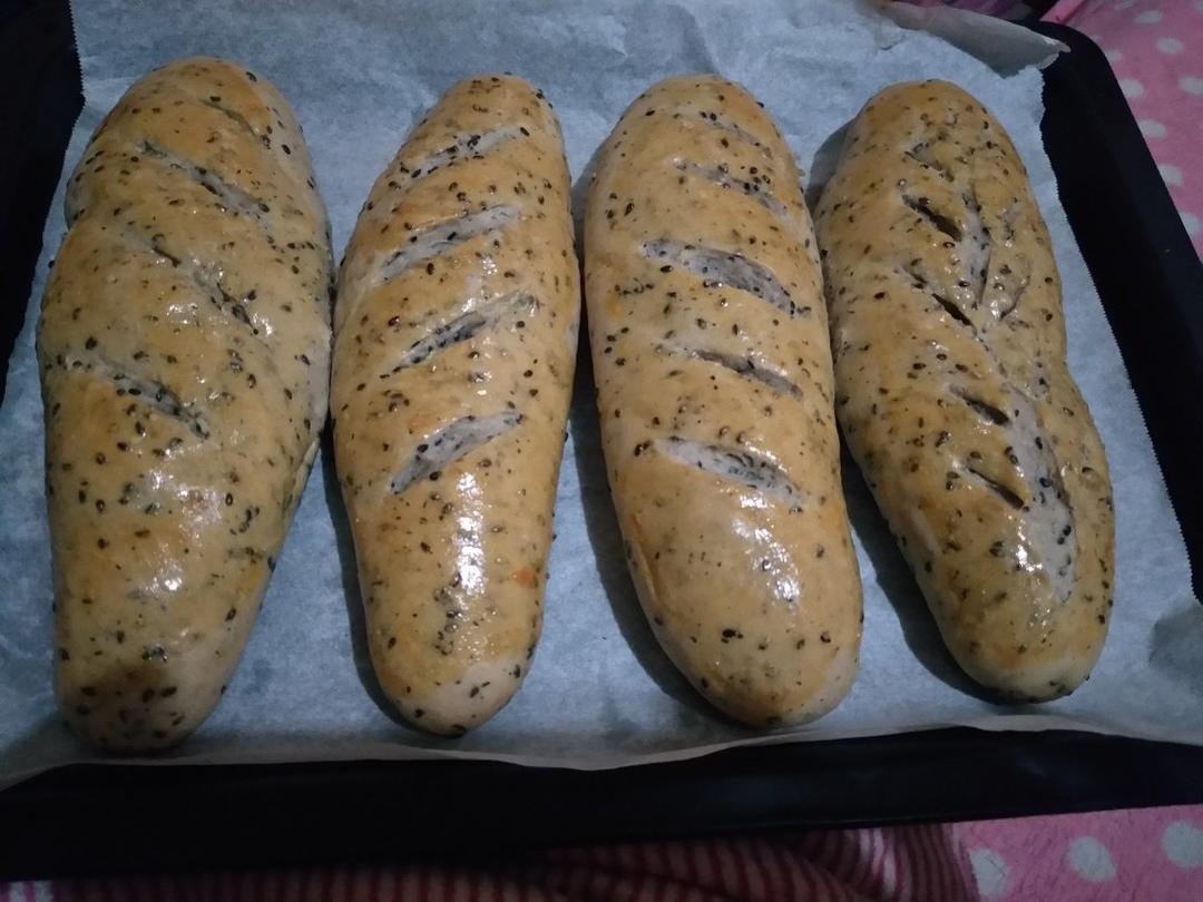 黑芝麻咸棍面包