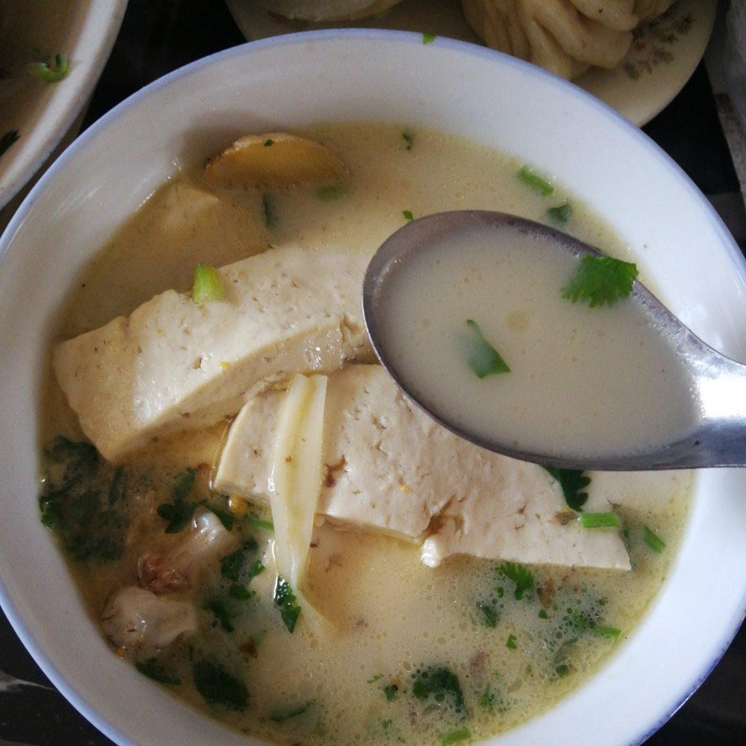 鲫鱼豆腐汤