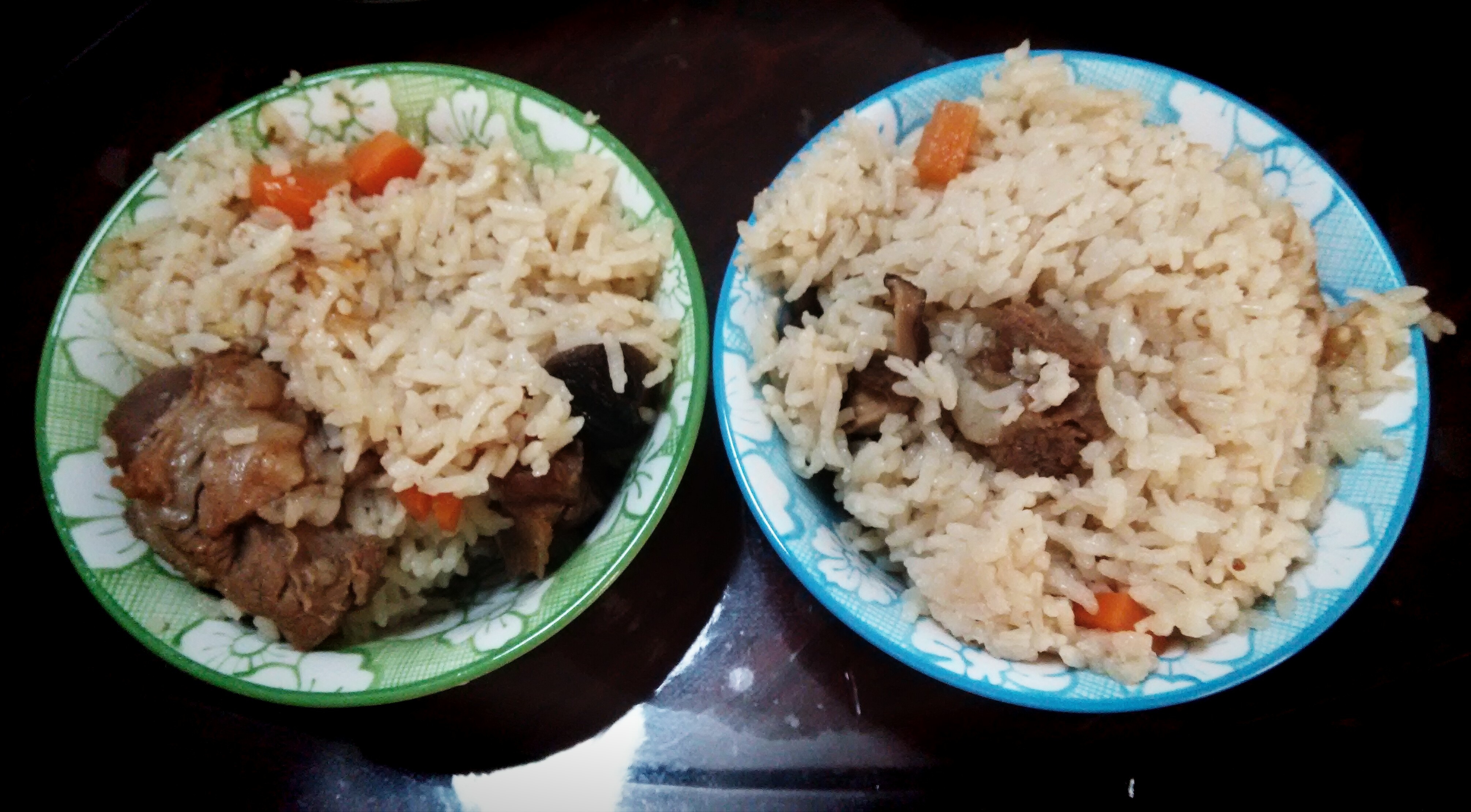 喷香排骨焖饭（爆好吃）