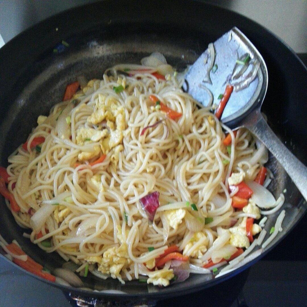 鸡蛋炒米粉
