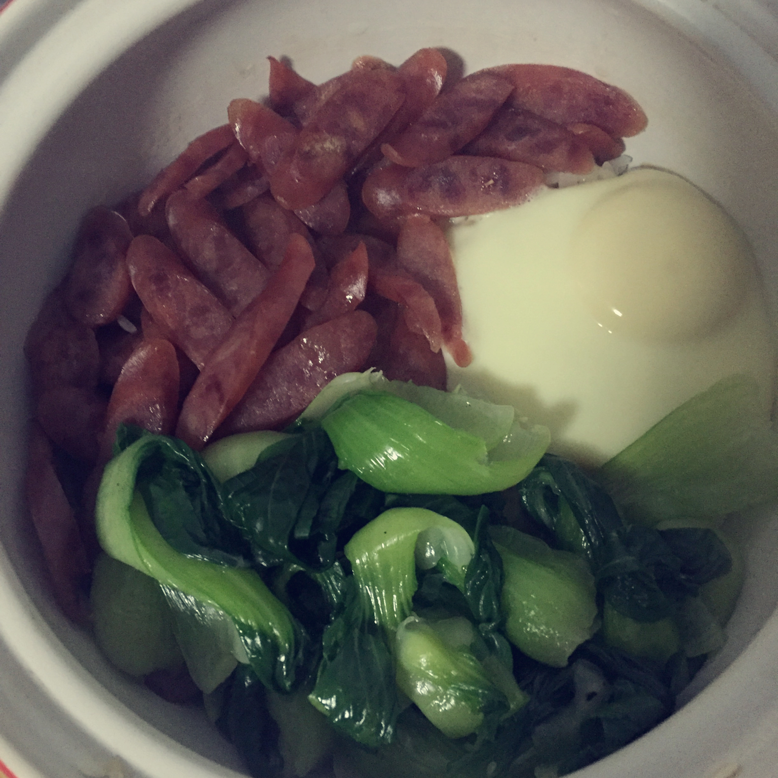 广式腊味煲仔饭