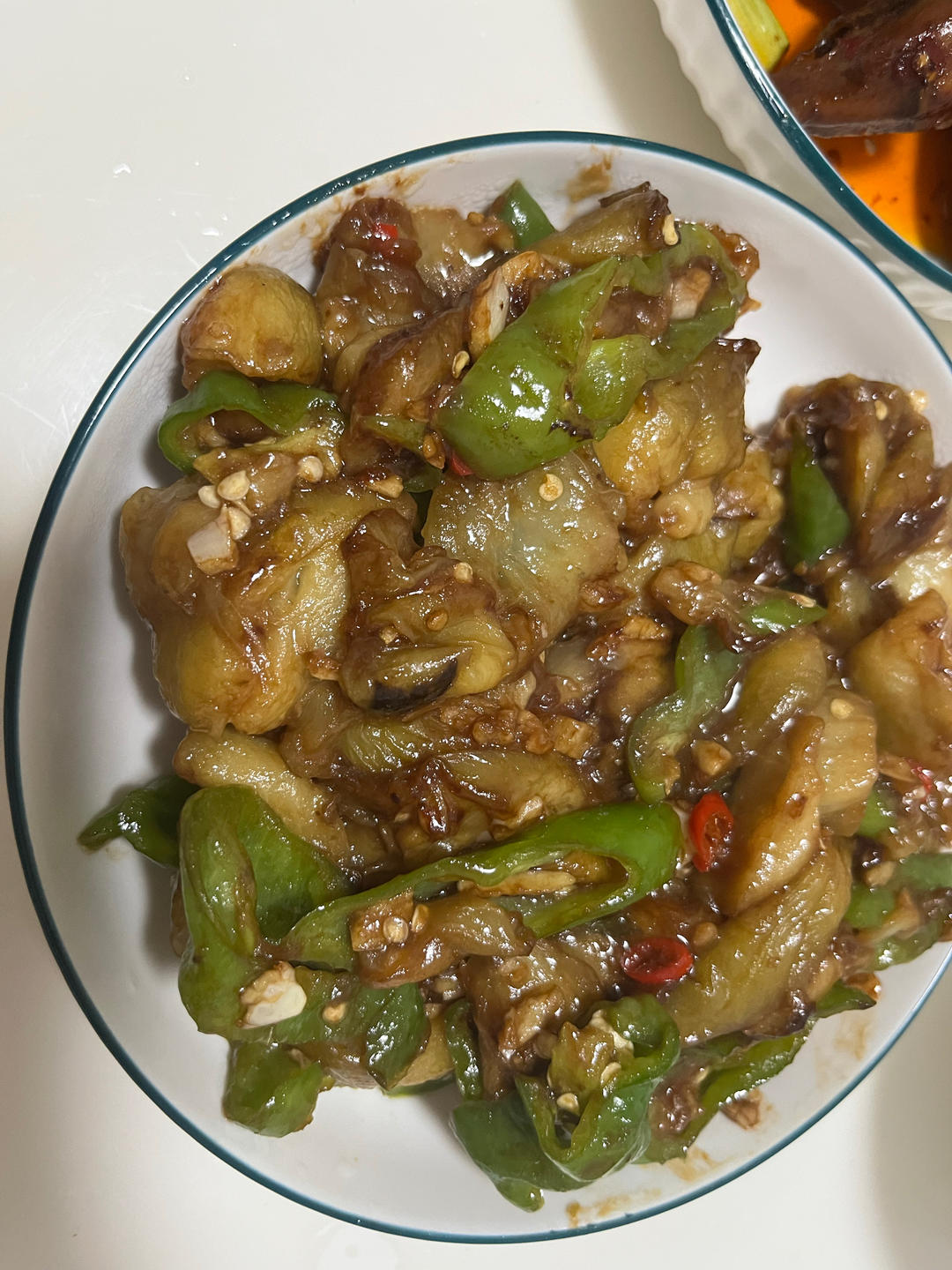红烧茄子（佐西红柿尖椒）